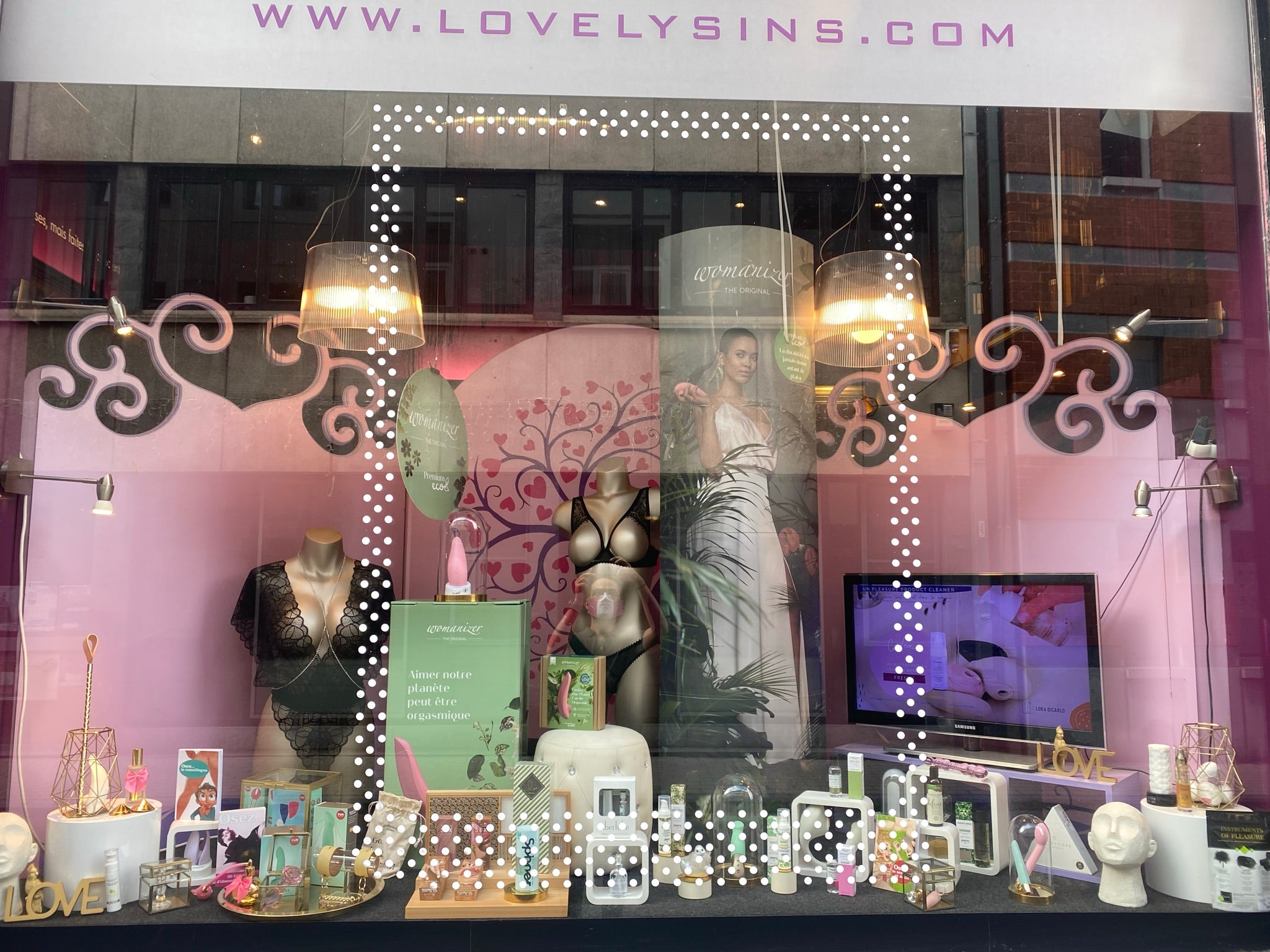 Photo de la vitrine de Lovely Sins Love Shop