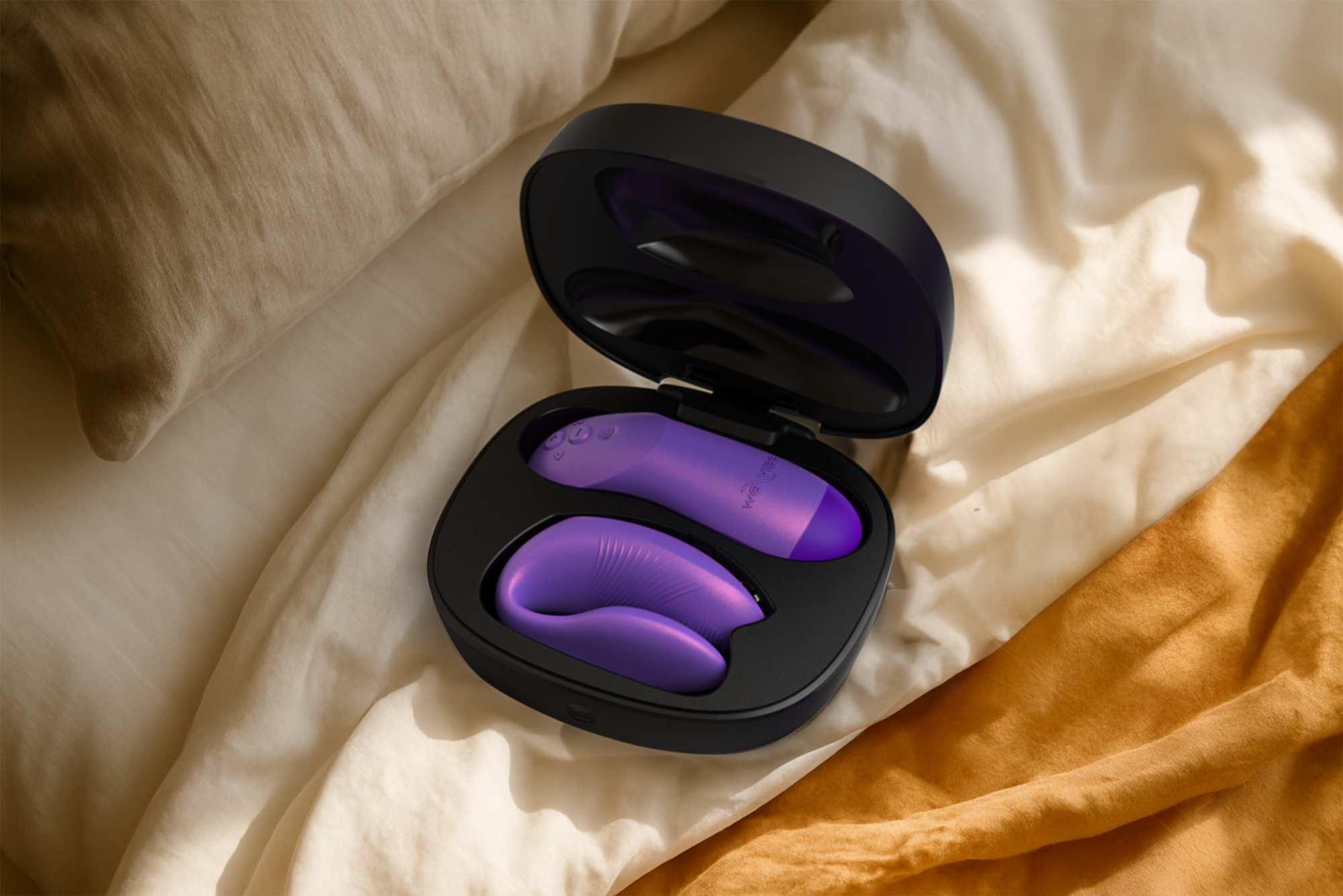 We-Vibe Chorus Pro dans son boîtier de rechargement. 